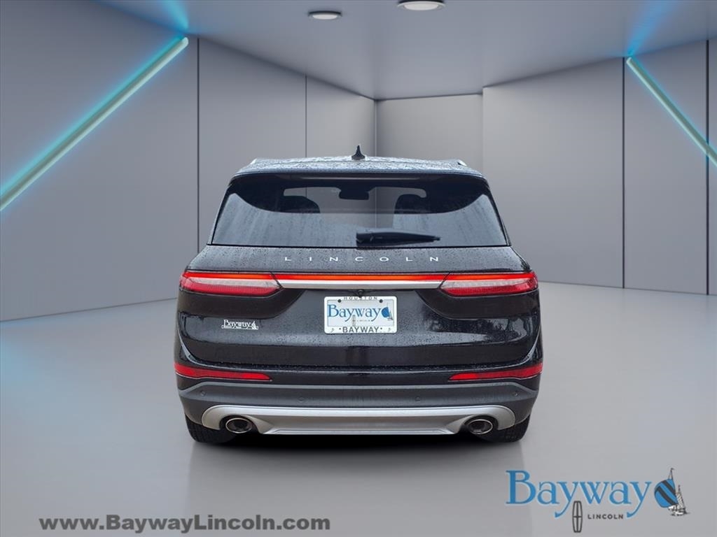 Lincoln Corsair Base 2022