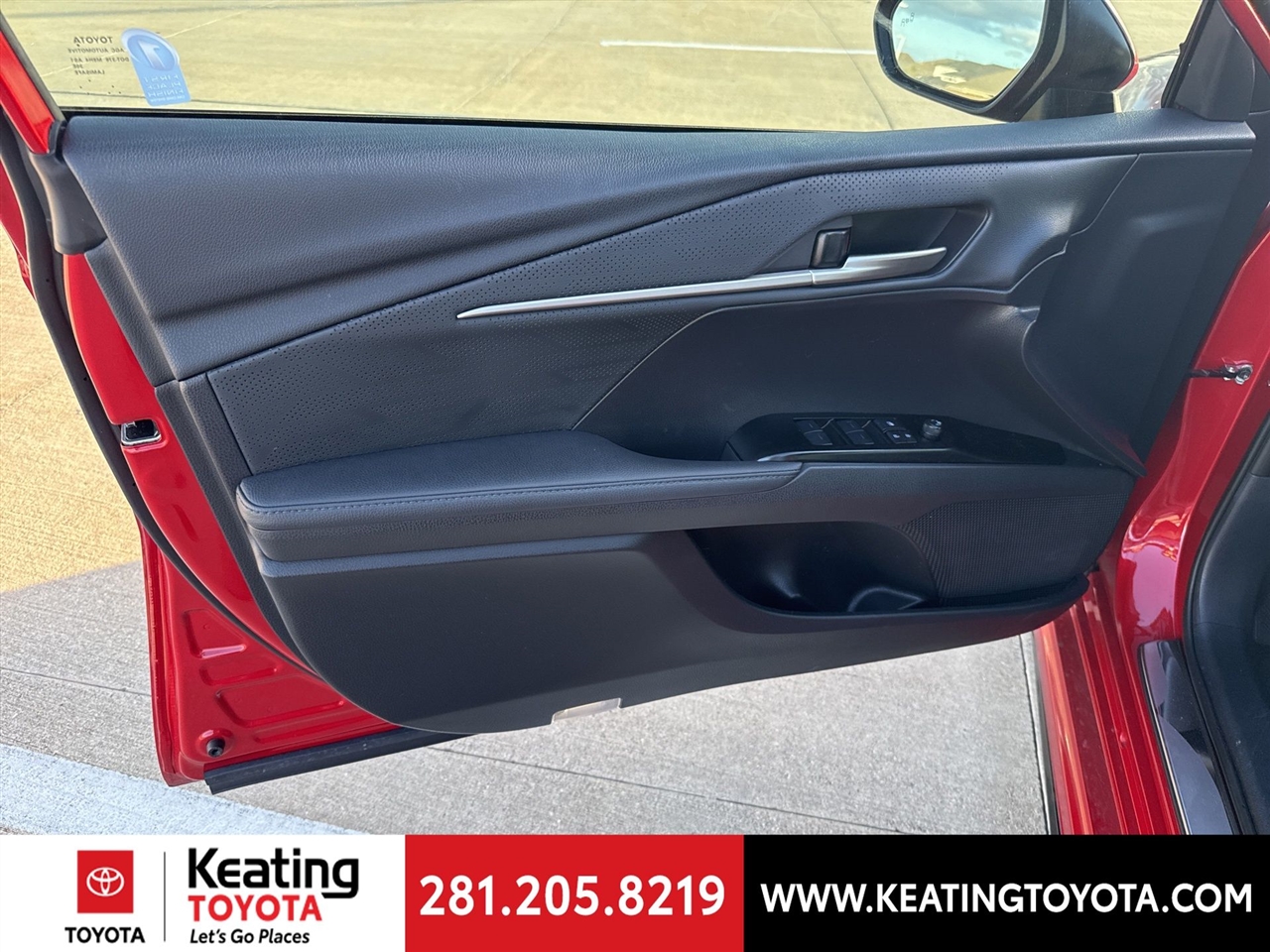 Toyota Camry Hybrid SE AWD 2025