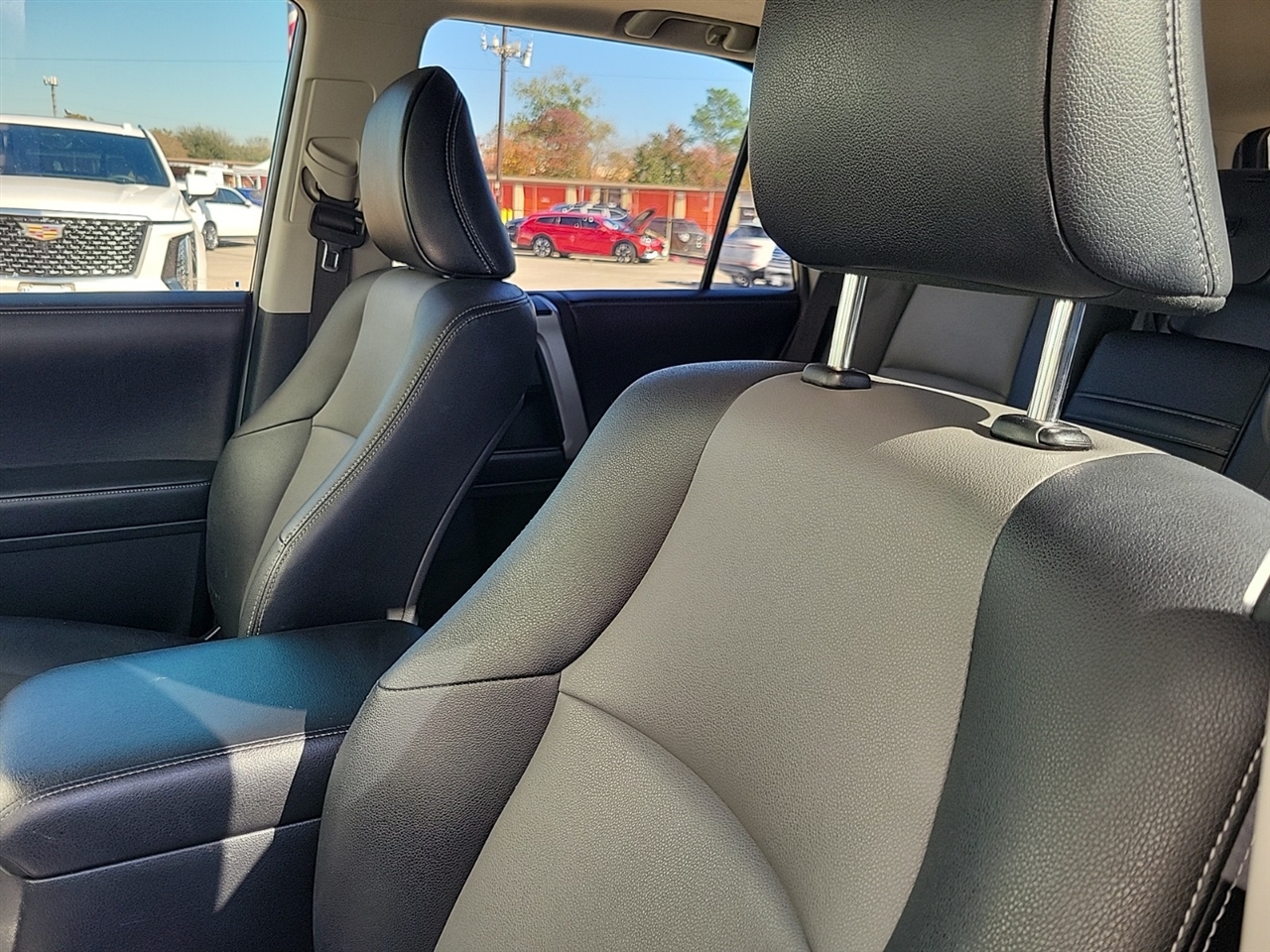 Toyota 4Runner SR5 2WD 2016