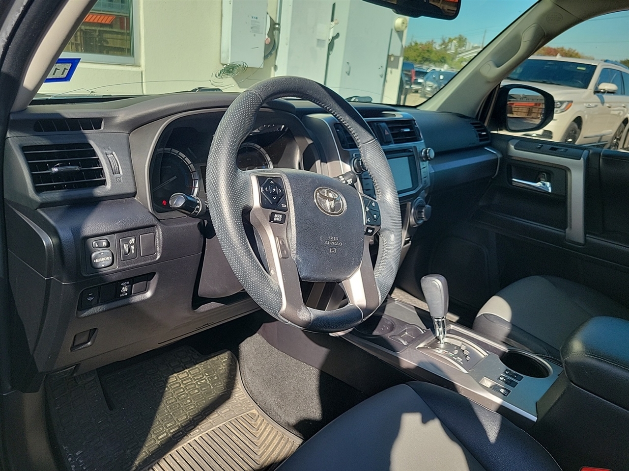 Toyota 4Runner SR5 2WD 2016