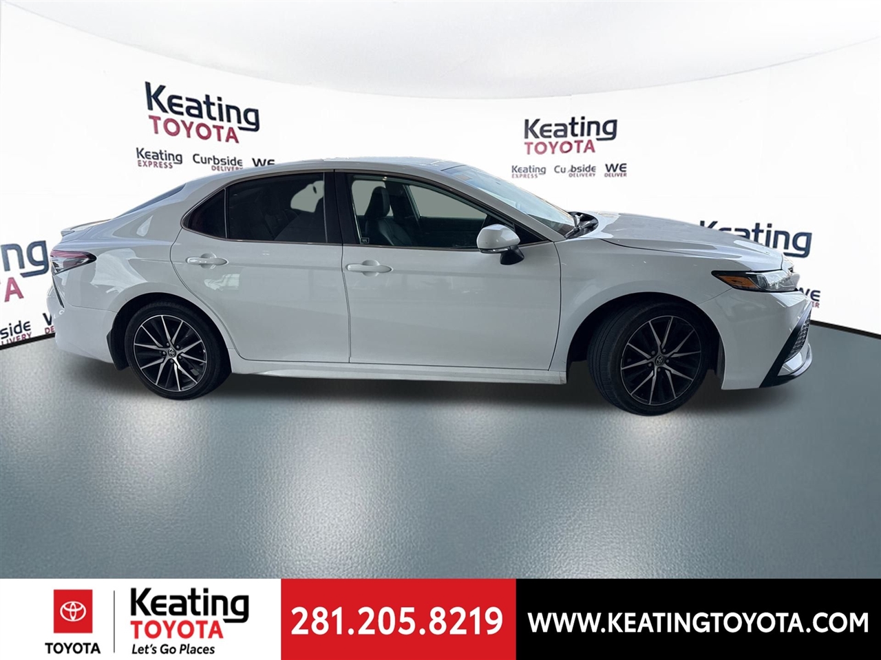 Toyota Camry SE 2024