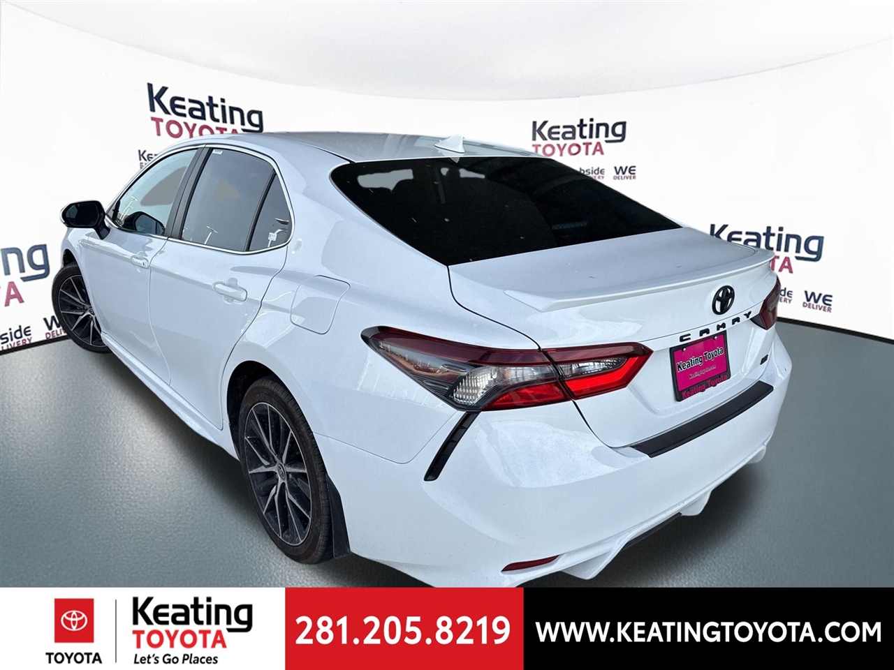 Toyota Camry SE 2024