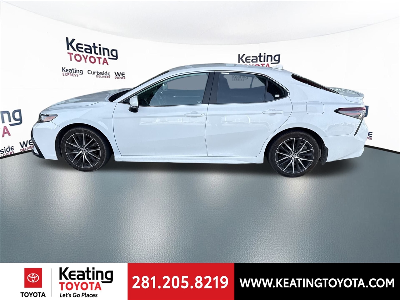 Toyota Camry SE 2024