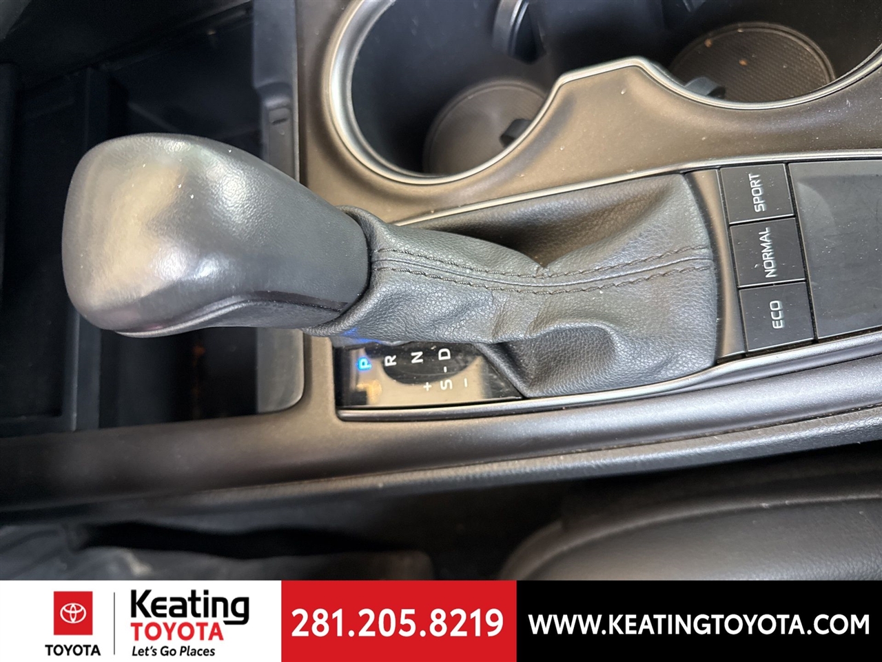 Toyota Camry SE 2024