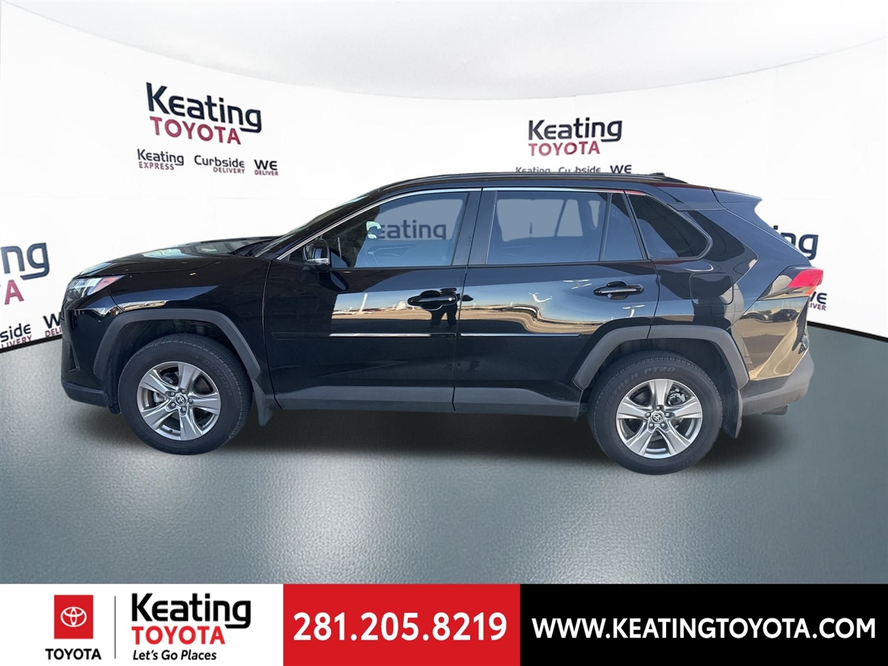 Toyota RAV4 XLE 2024