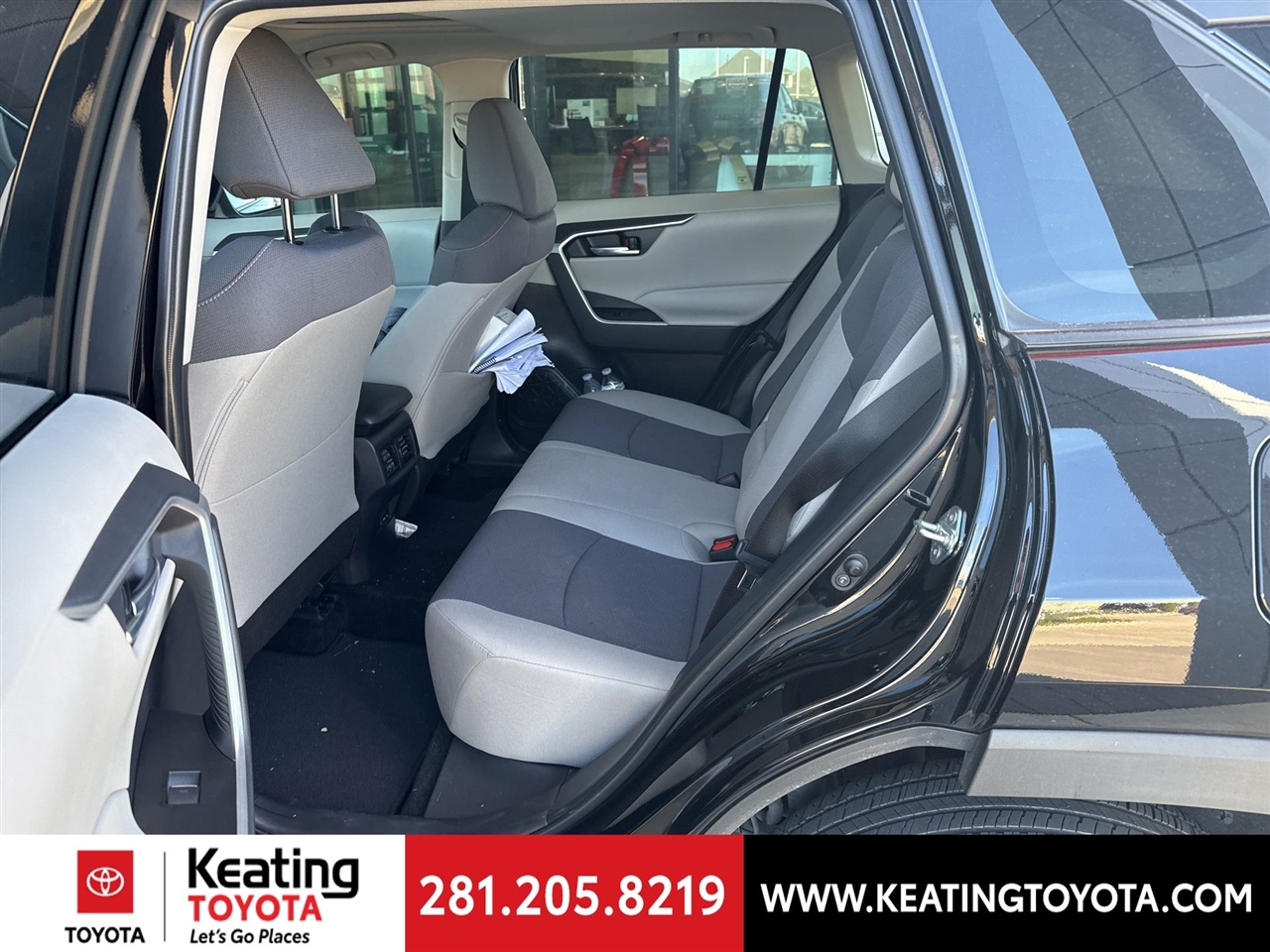 Toyota RAV4 XLE 2024