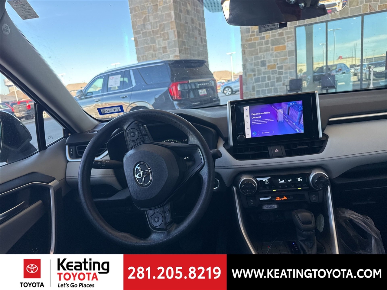 Toyota RAV4 XLE 2024