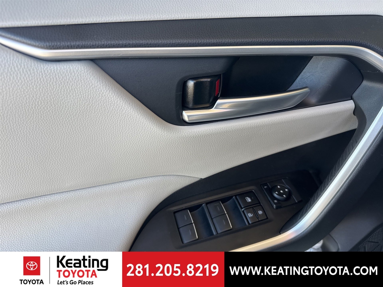 Toyota RAV4 XLE 2024