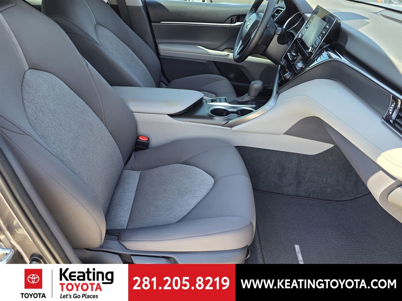 Toyota Camry Hybrid LE 2023