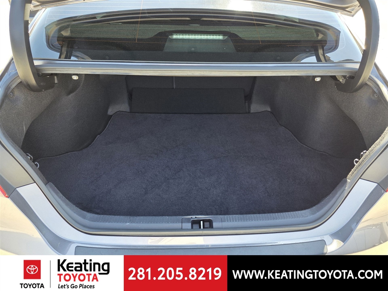 Toyota Camry Hybrid LE 2023