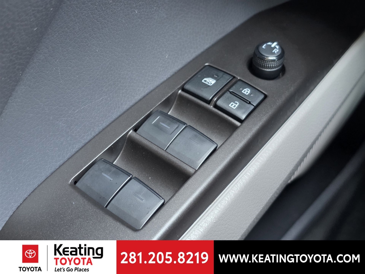 Toyota Camry Hybrid LE 2023