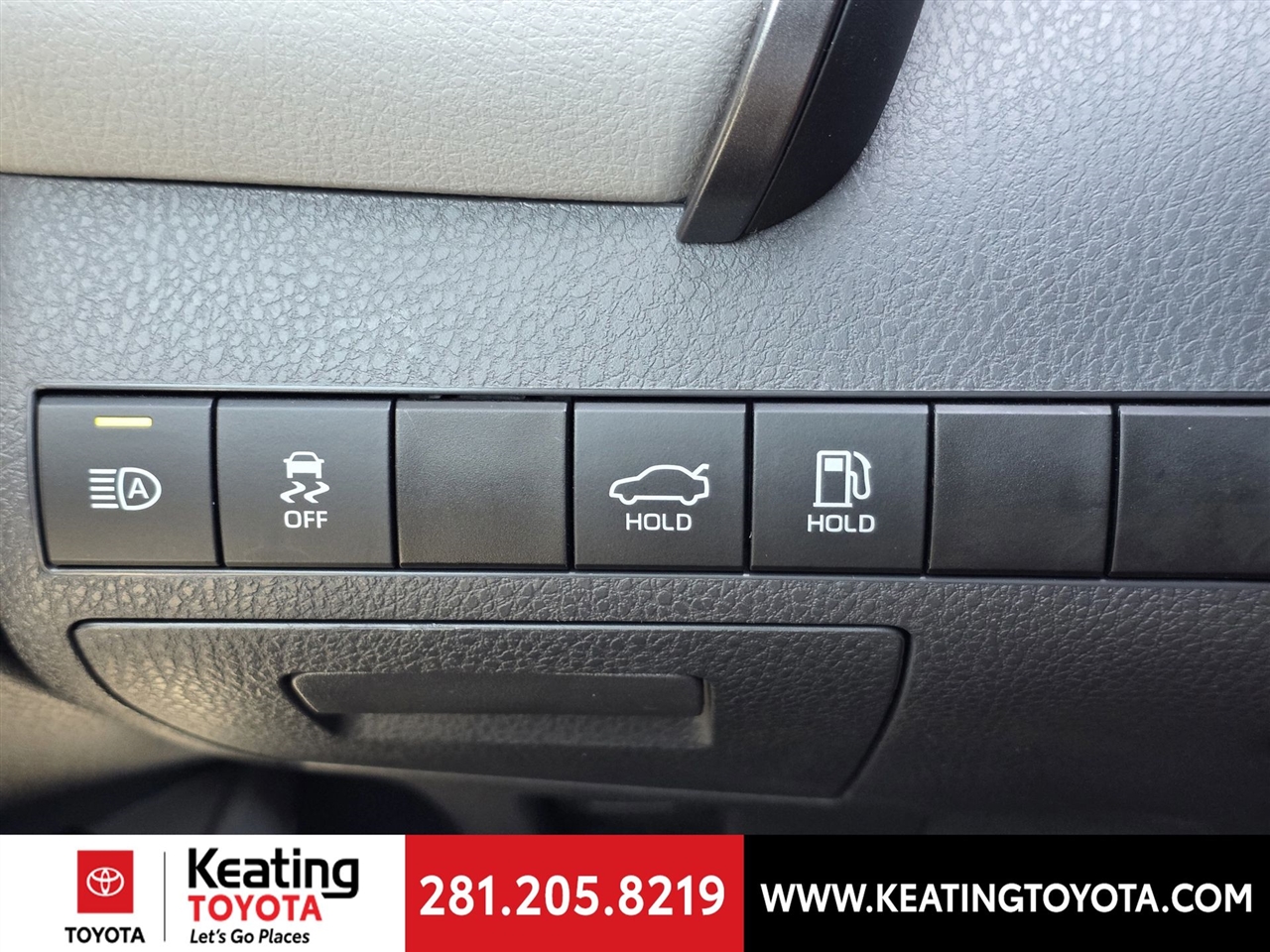 Toyota Camry Hybrid LE 2023