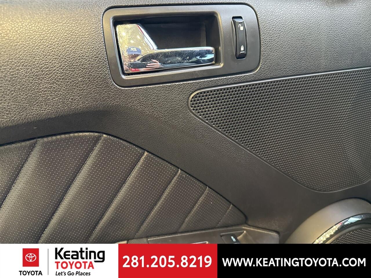 Ford Mustang V6 Convertible 2012