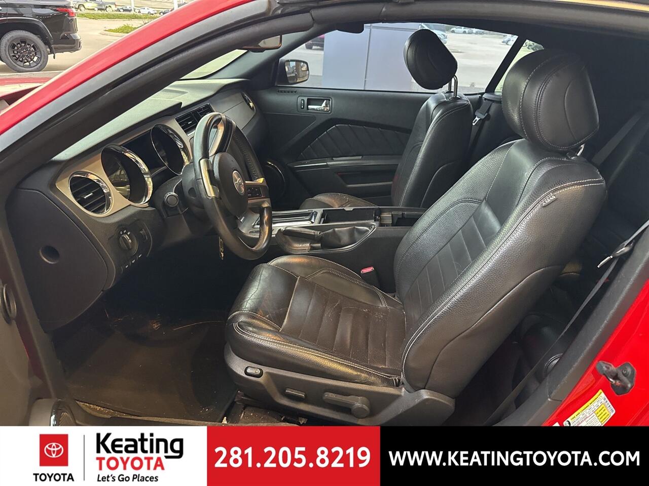 Ford Mustang V6 Convertible 2012