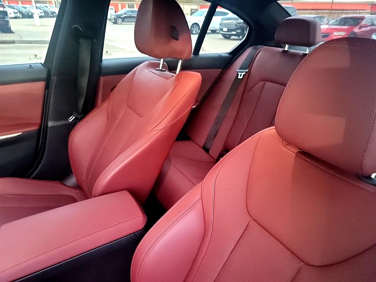 BMW 3-Series 330i 2024