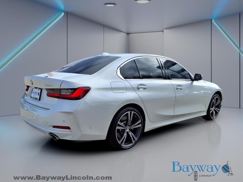 BMW 3-Series 330i 2024