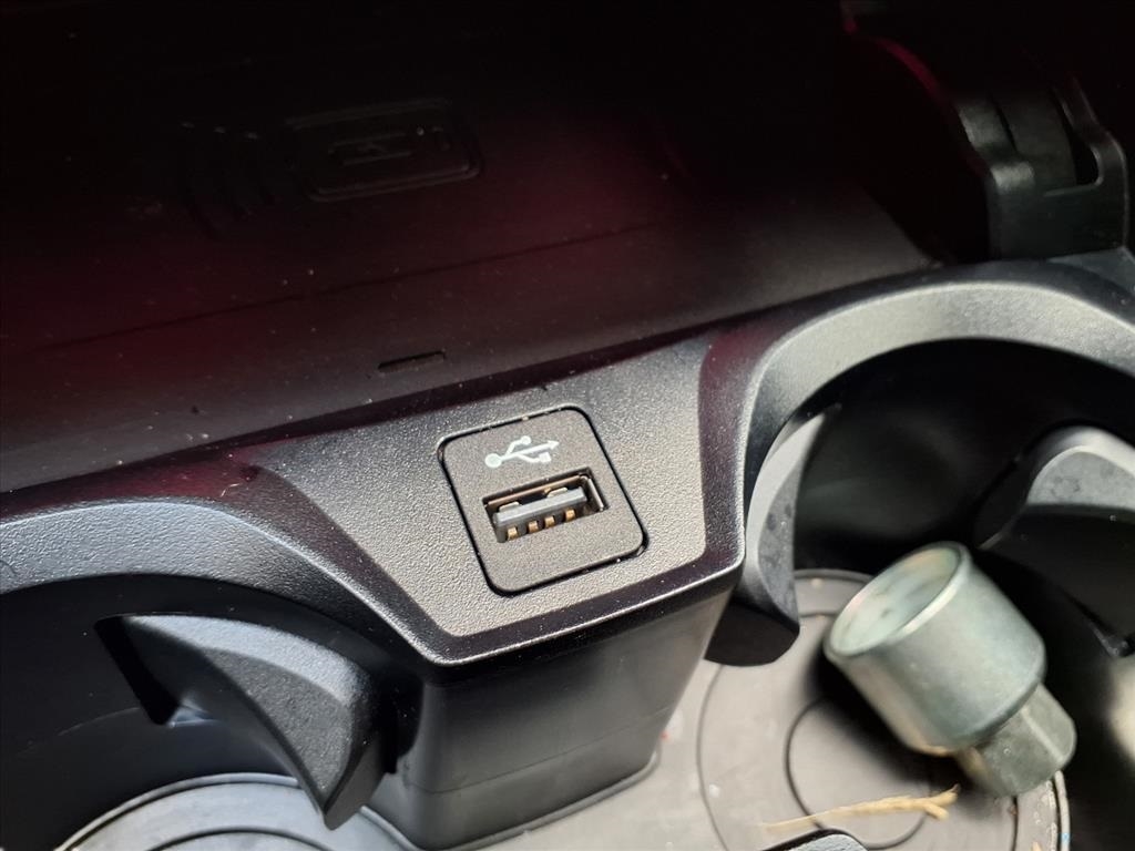 BMW 3-Series 330i 2024