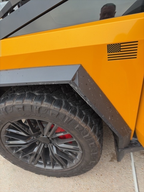 Tesla Cybertruck Base 2025