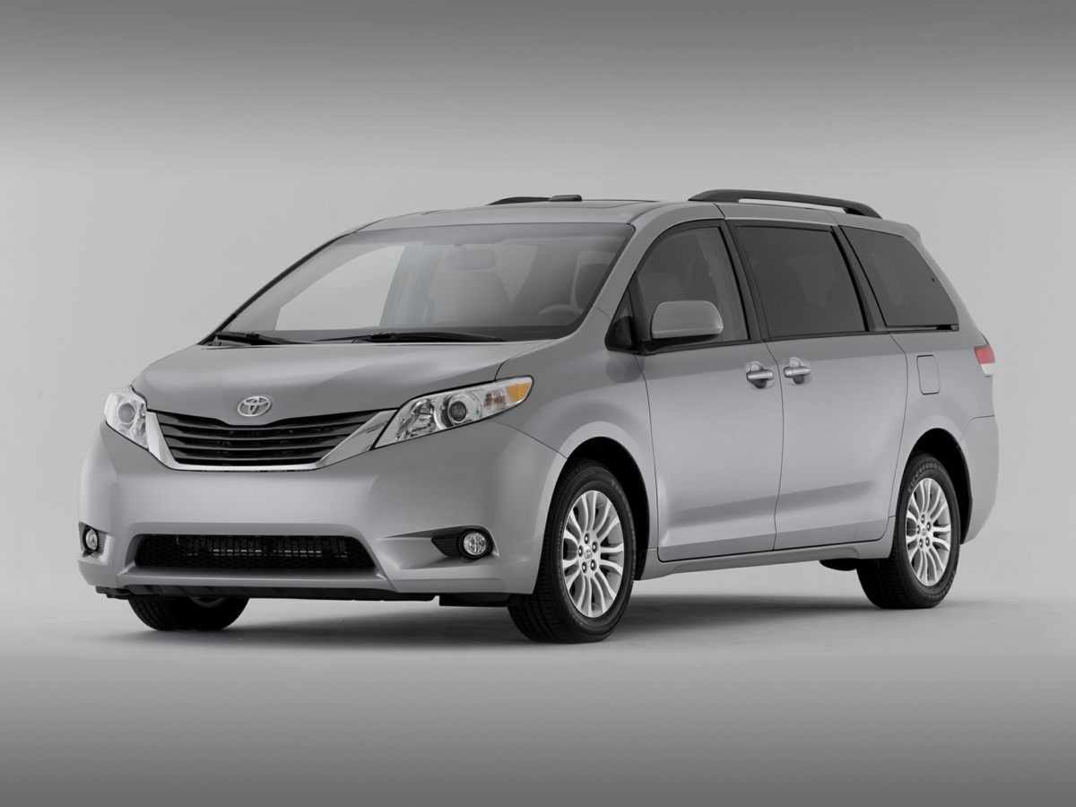 Toyota Sienna XLE FWD 8-Passenger V6 2012