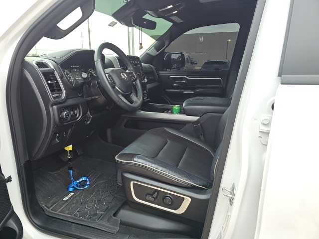 RAM 1500 Laramie Crew Cab SWB 4WD 2023