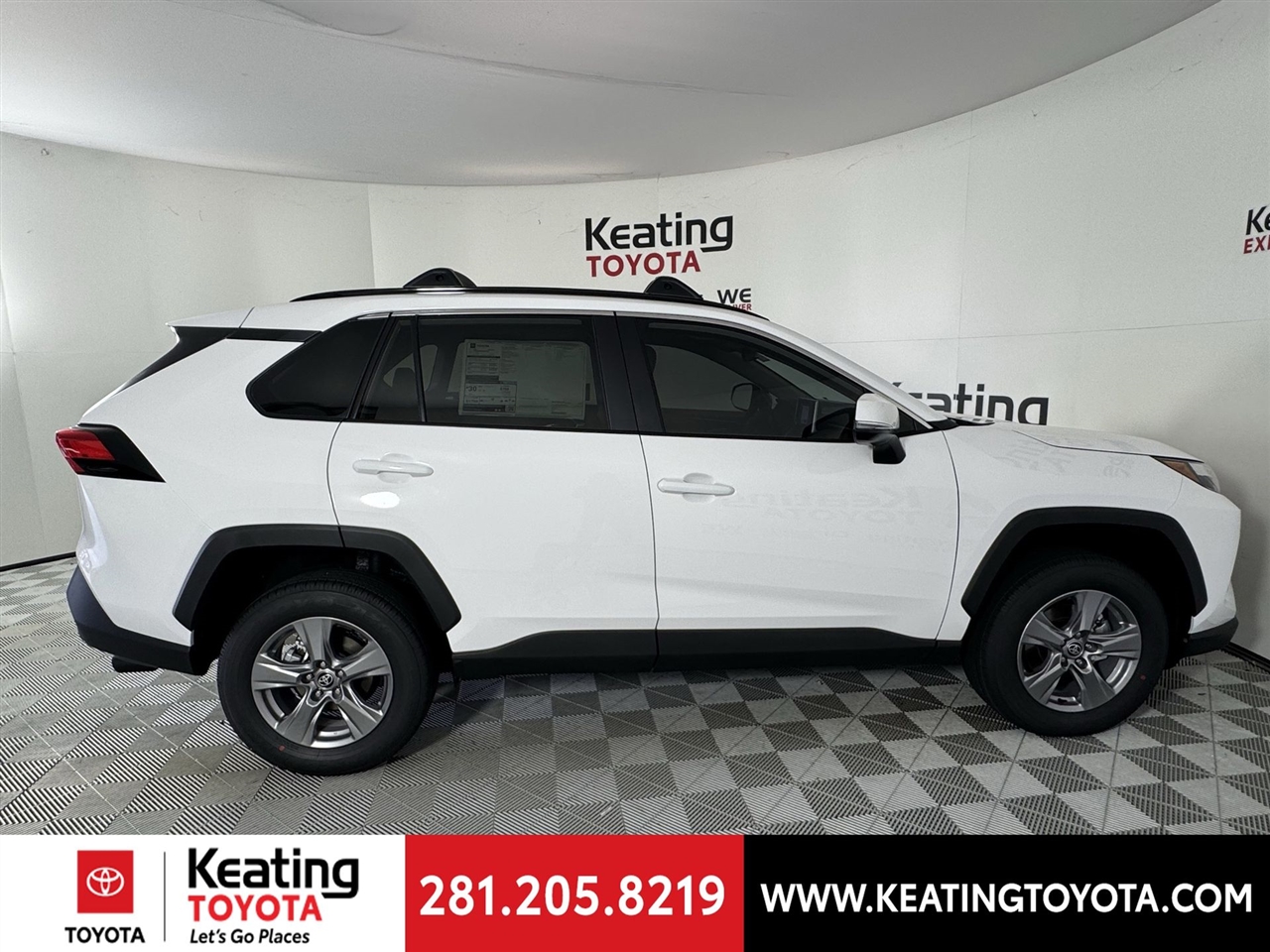 Toyota RAV4 XLE 2025