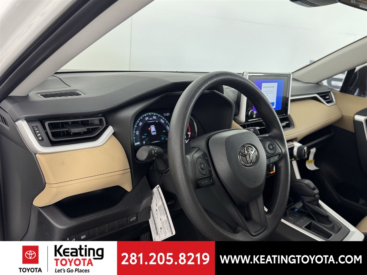 Toyota RAV4 XLE 2025