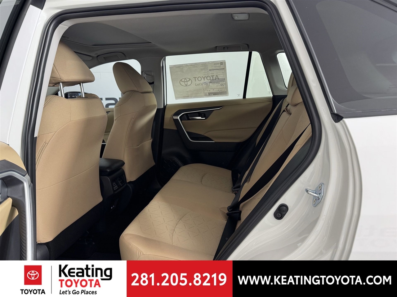 Toyota RAV4 XLE 2025