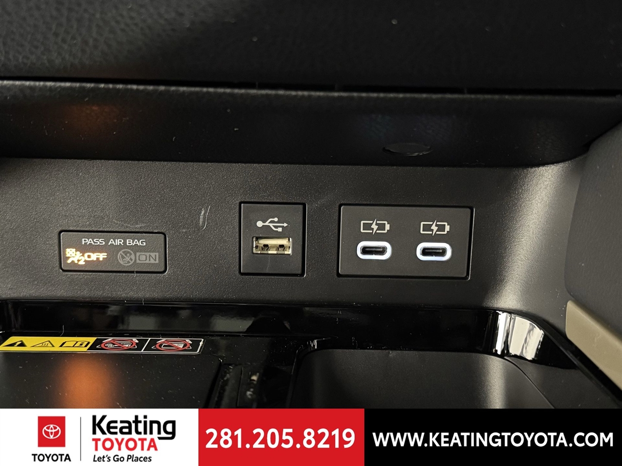 Toyota Camry Hybrid XLE 2026