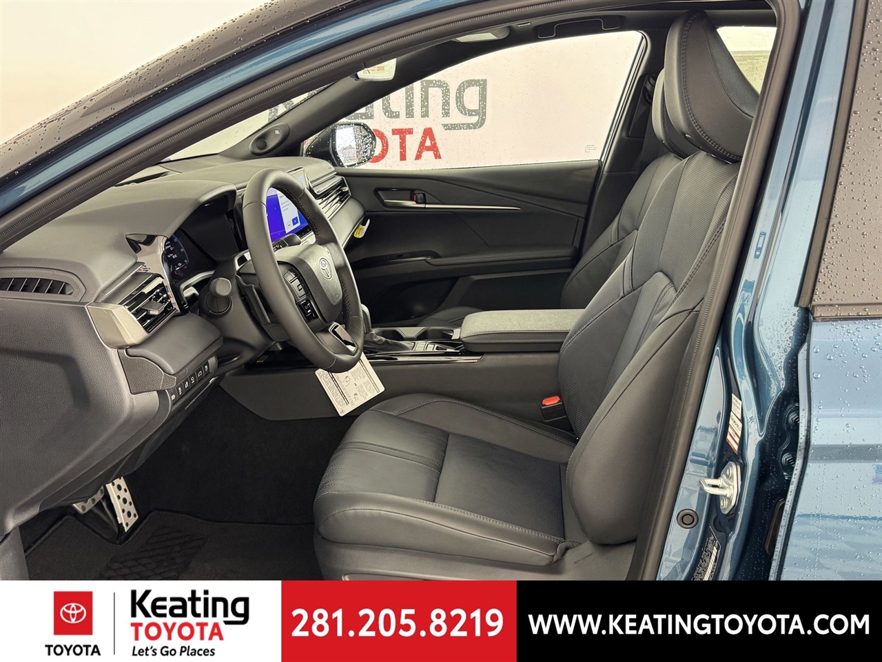 Toyota Camry Hybrid XLE 2026