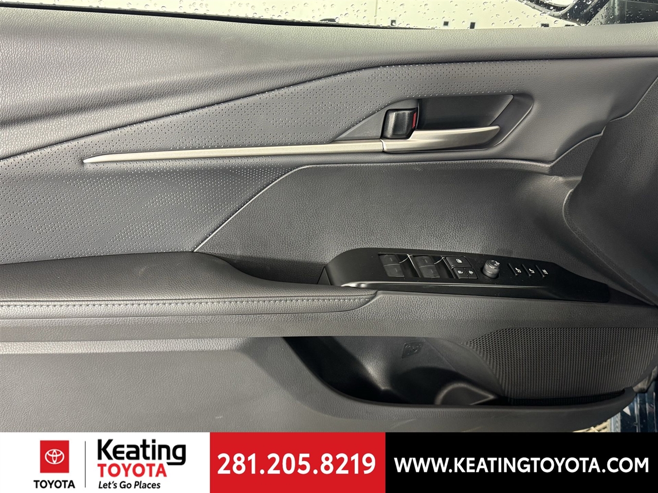 Toyota Camry Hybrid XLE 2026