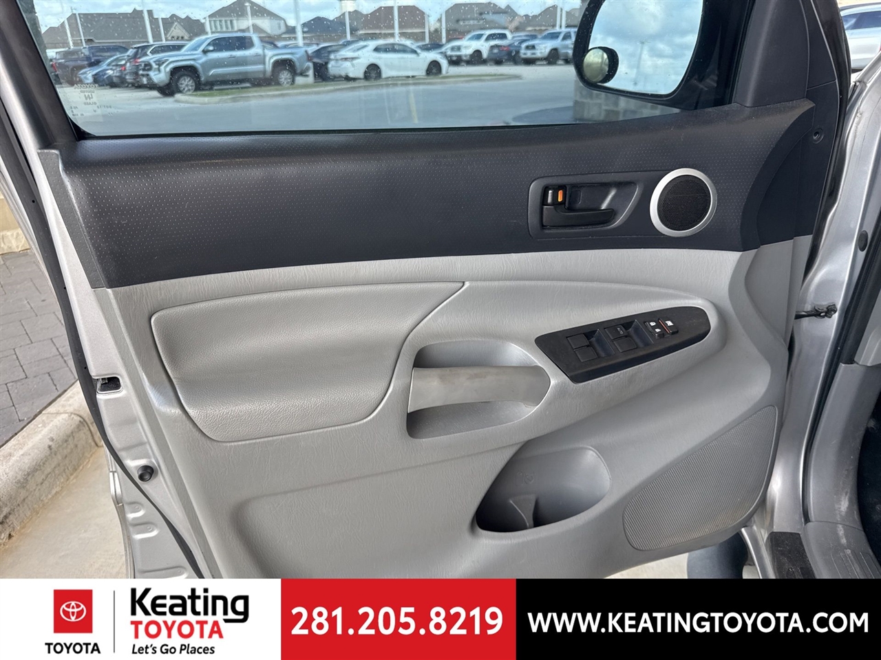 Toyota Tacoma PreRunner Double Cab V6 5AT 2WD 2014