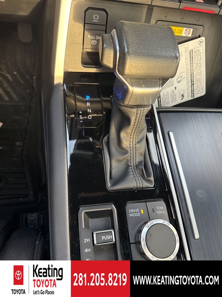 Toyota Tundra Platinum CrewMax 4WD Long Bed Hybrid 2023