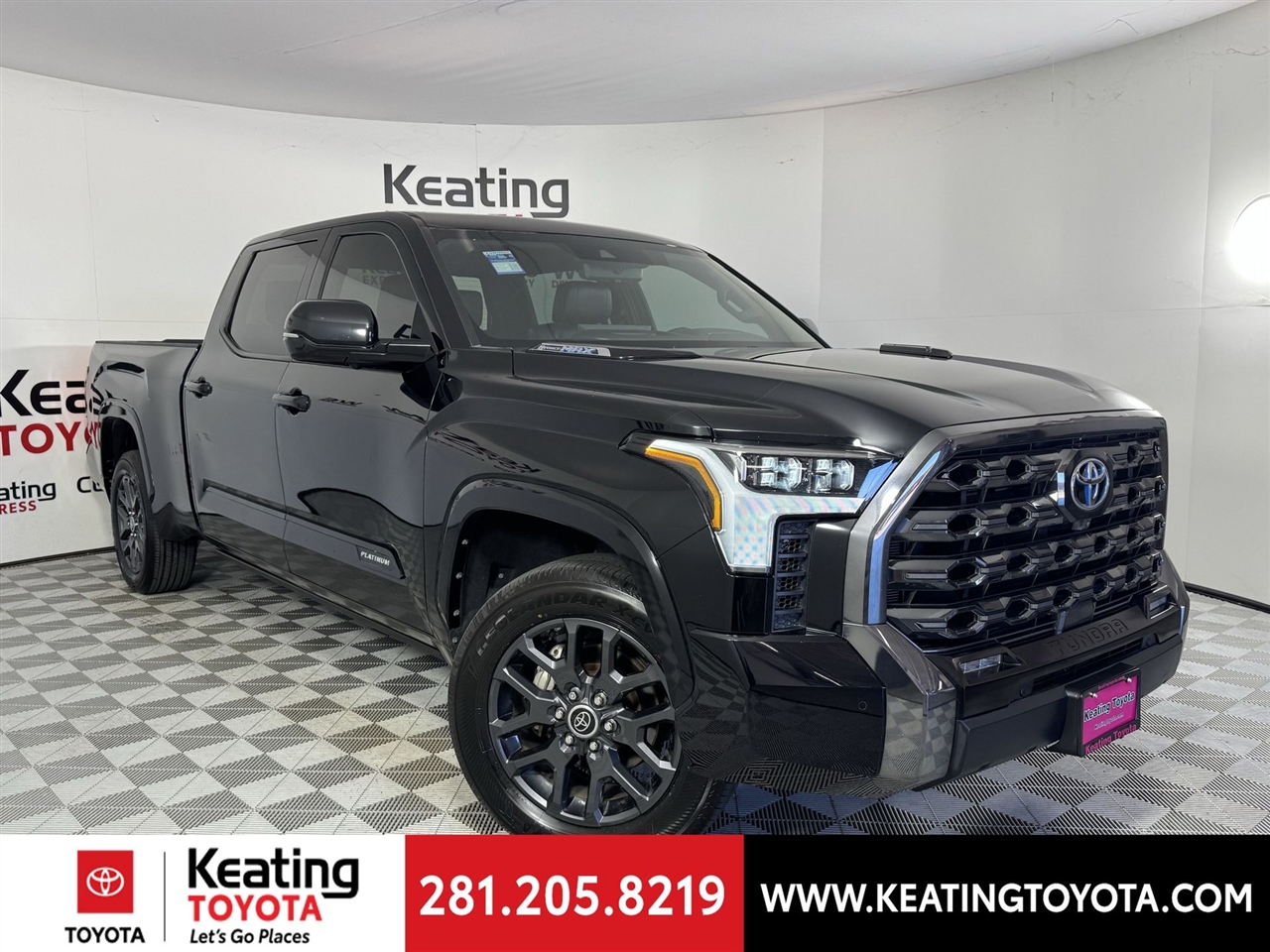 Toyota Tundra Platinum CrewMax 4WD Long Bed Hybrid 2023