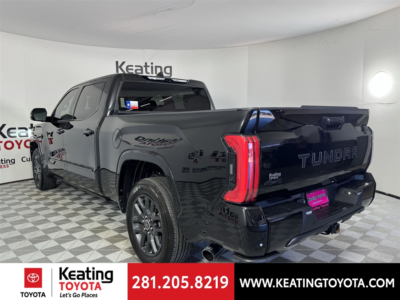 Toyota Tundra Platinum CrewMax 4WD Long Bed Hybrid 2023