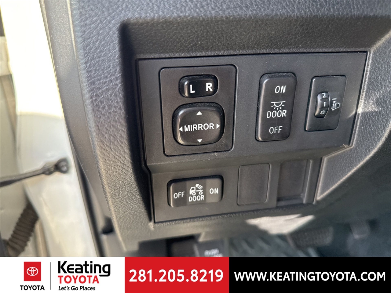 Toyota Tundra SR5 4.6L V8 Double Cab 2WD 2014