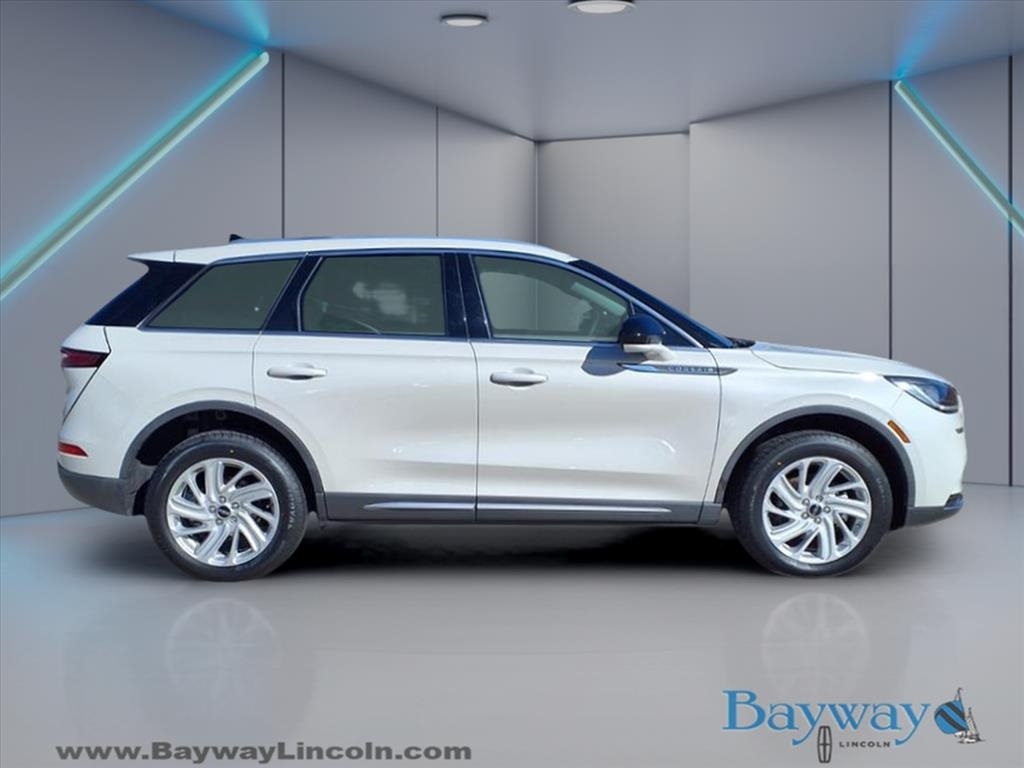 Lincoln Corsair Base 2022