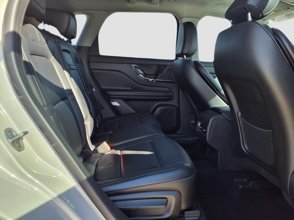 Lincoln Corsair Base 2022