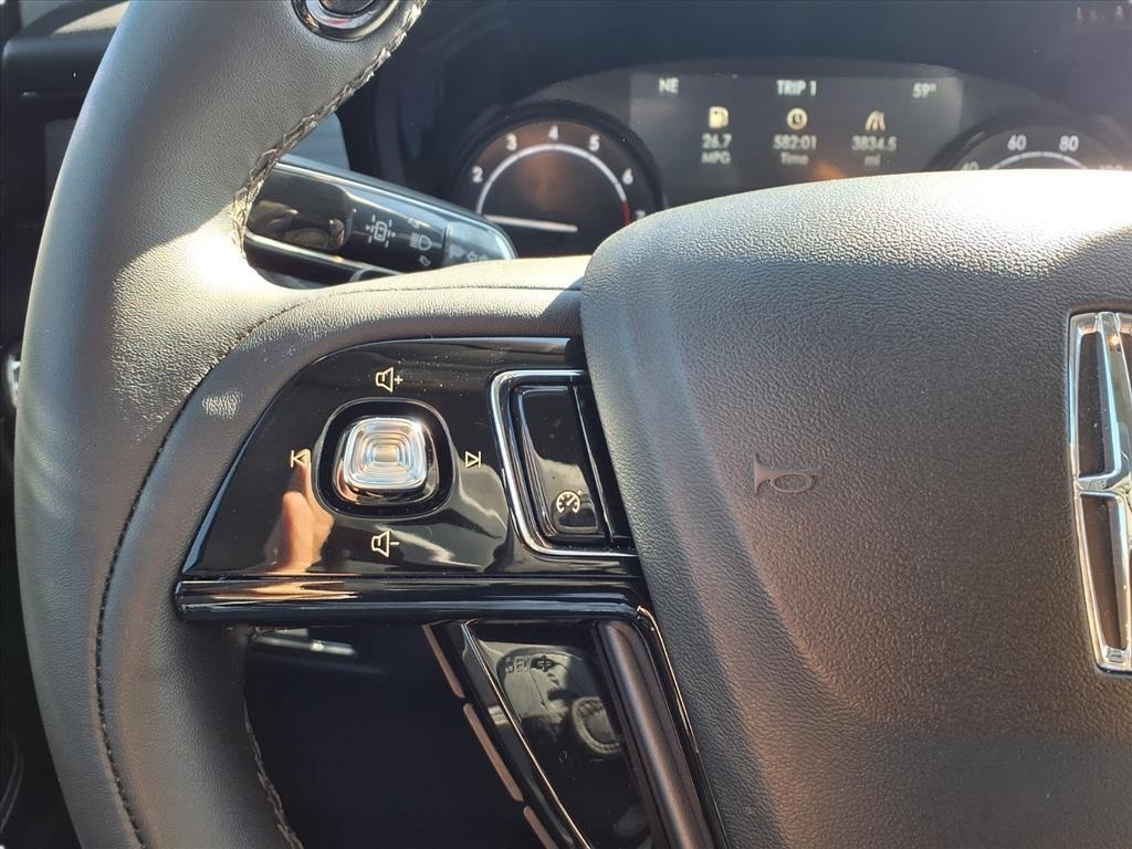 Lincoln Corsair Base 2022