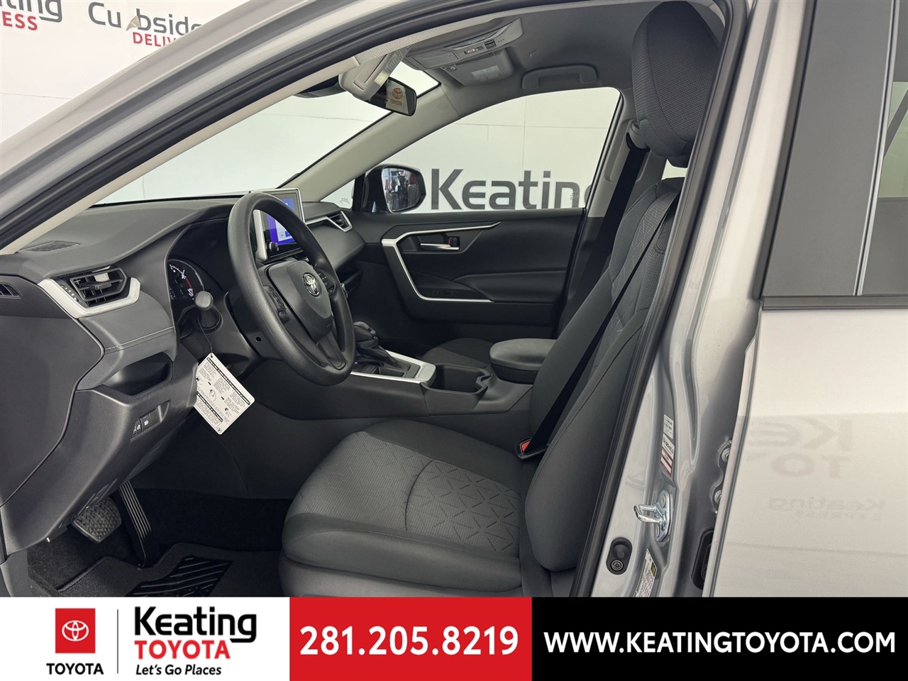 Toyota RAV4 XLE 2025