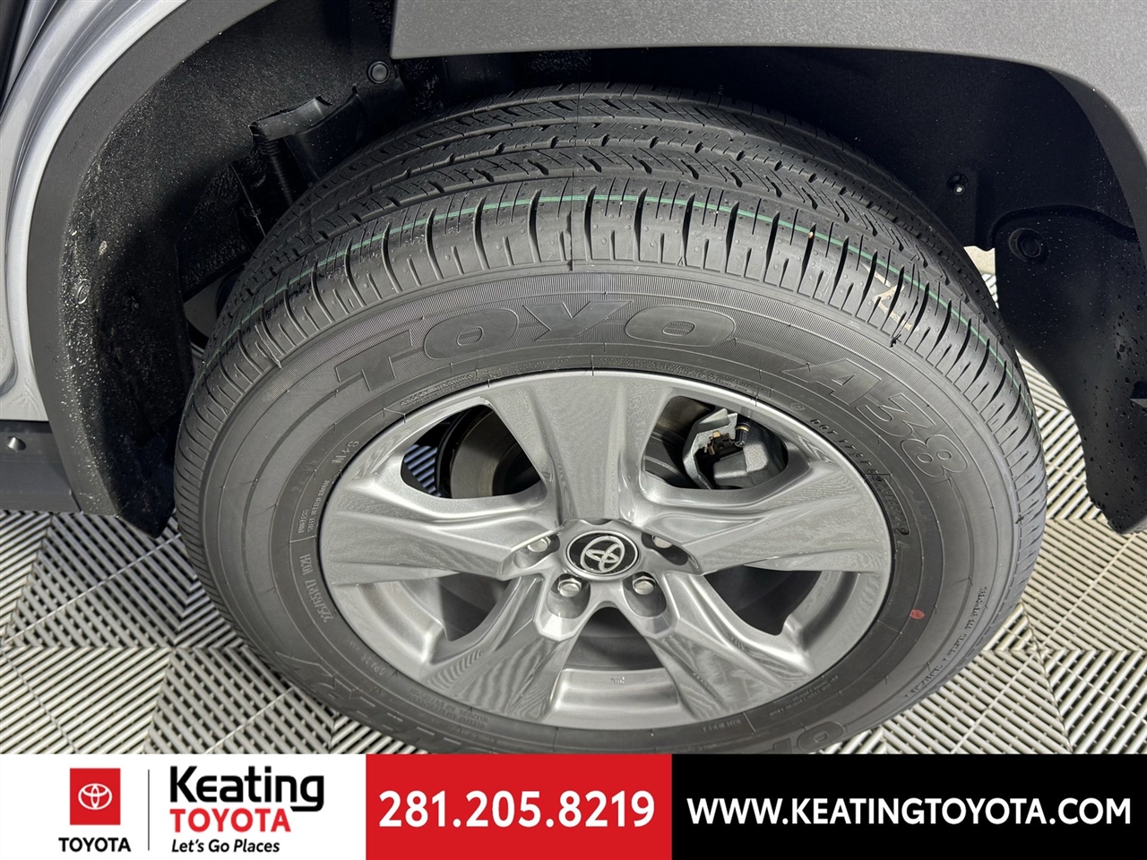 Toyota RAV4 XLE 2025