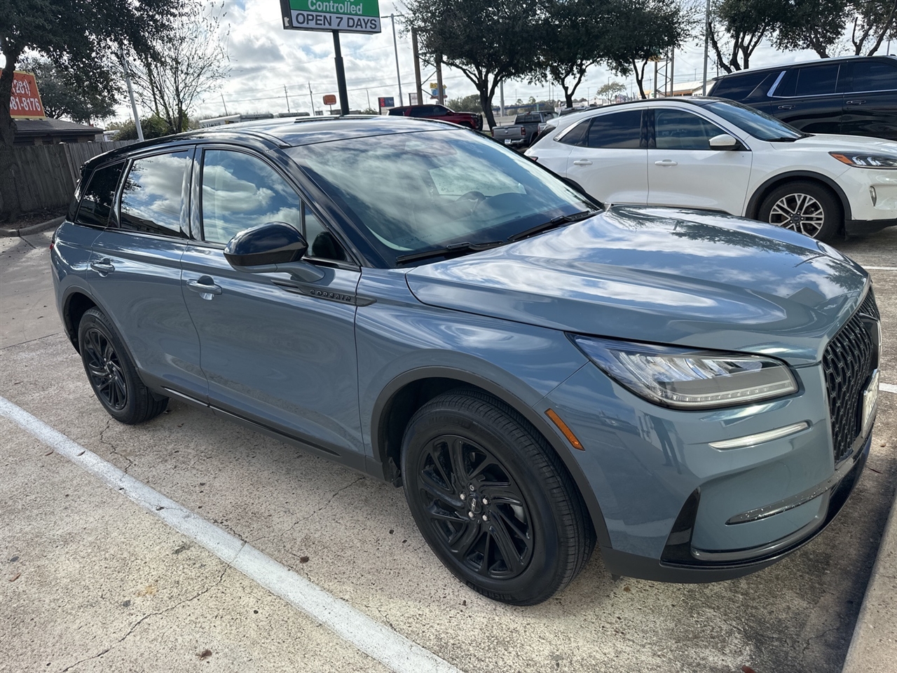 Lincoln Corsair Base 2023