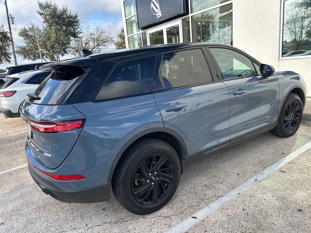 Lincoln Corsair Base 2023