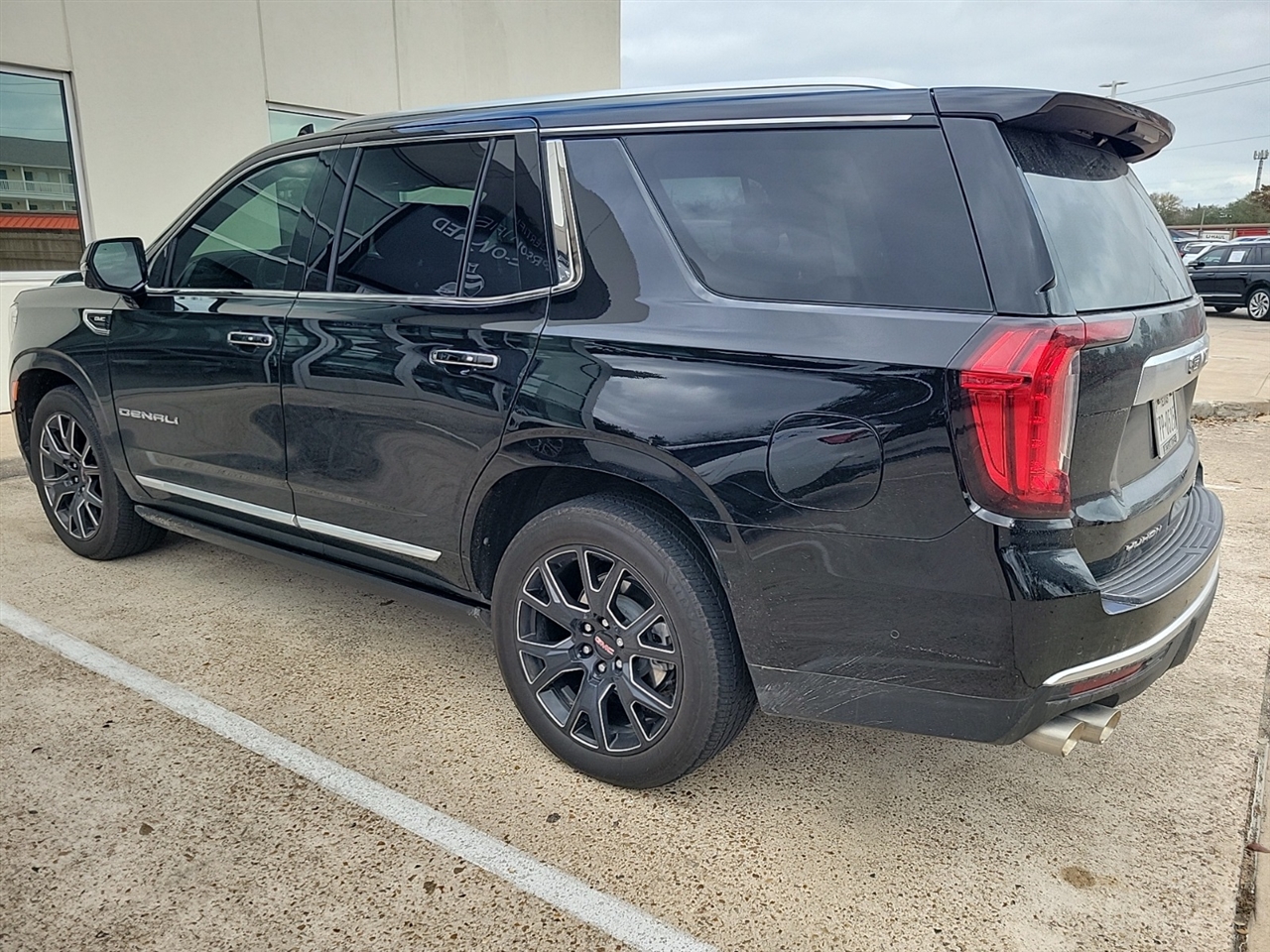 GMC Yukon Denali 4WD 2023