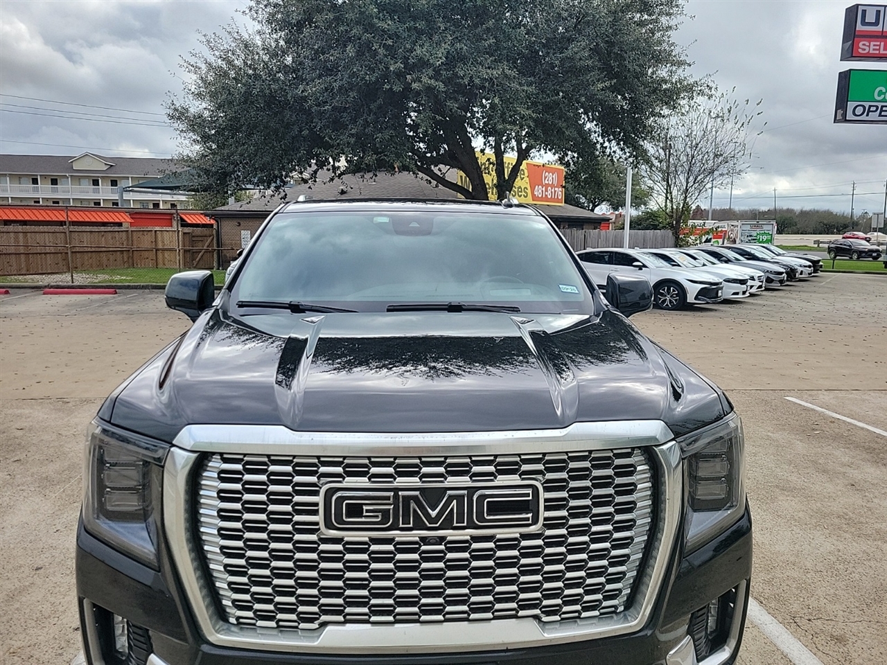 GMC Yukon Denali 4WD 2023