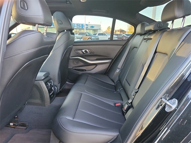 BMW 3-Series 330i 2024