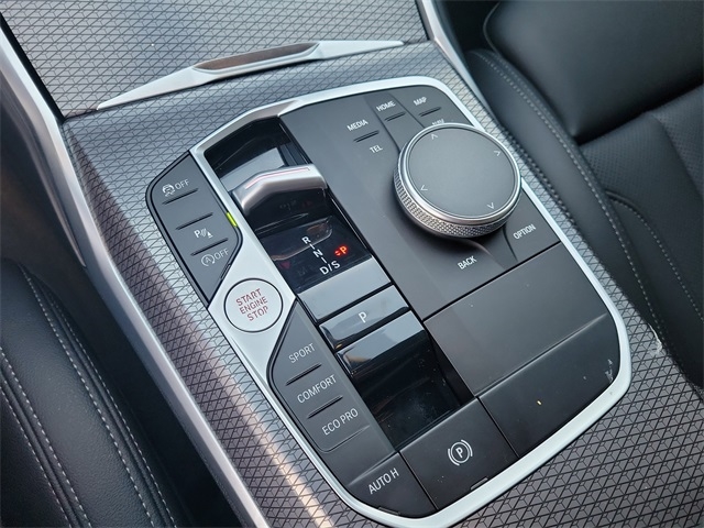 BMW 3-Series 330i 2024