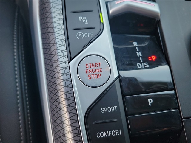 BMW 3-Series 330i 2024