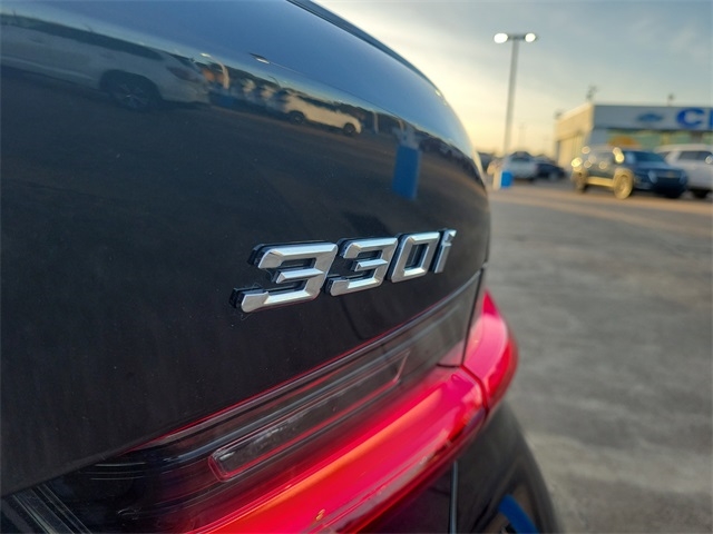 BMW 3-Series 330i 2024