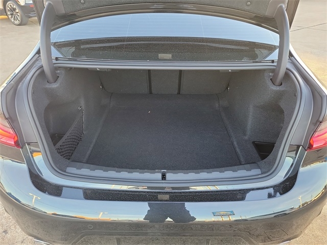 BMW 3-Series 330i 2024