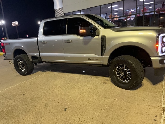 Ford F-250 SD Lariat Crew Cab 4WD 2024